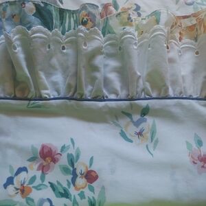 Westpoint Steven's double full flat bed sheet white colorful flowers78inx98